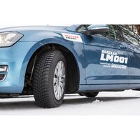 Bridgestone Blizzak LM001 225/45R18 95H (run-flat) Image #3