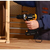 Deko DKCD20V 080-1009 (с 2-мя АКБ, кейс, оснастка) Image #4