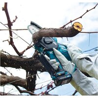 Аккумуляторная пила Makita UC100DWA (с 1-м АКБ) - Превью изображения №2 — Интернет-Магазин TECNO.BY